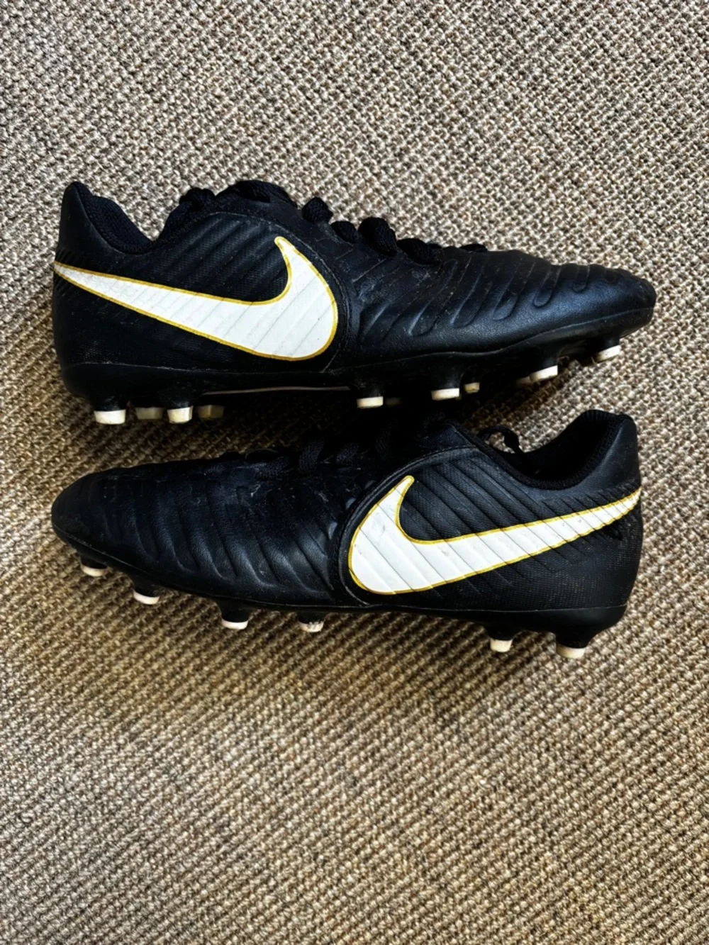 Nike Tiempo Multi-Ground Low Top  Youth Size 5 Black Soccer Cleats